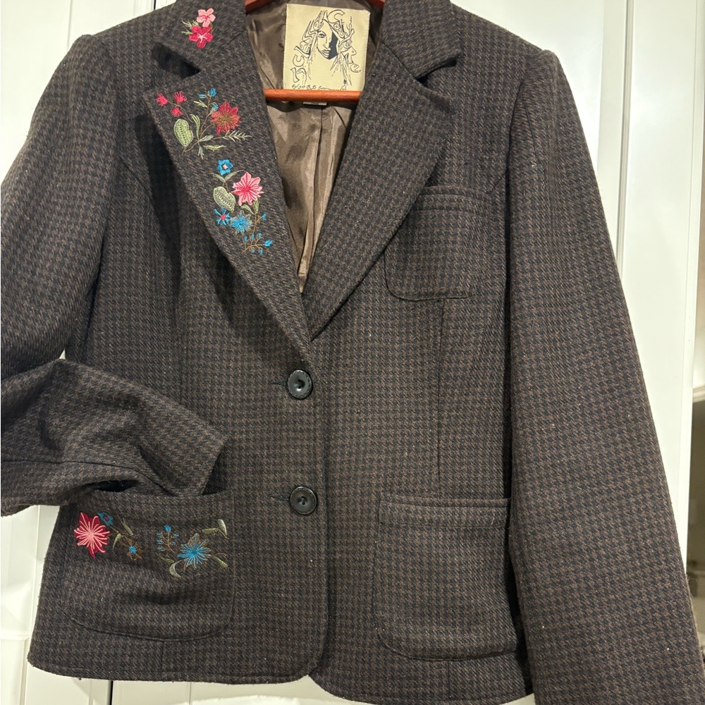 Vintage Tweed Brown Jacket with Colorful Floral Embroidery
